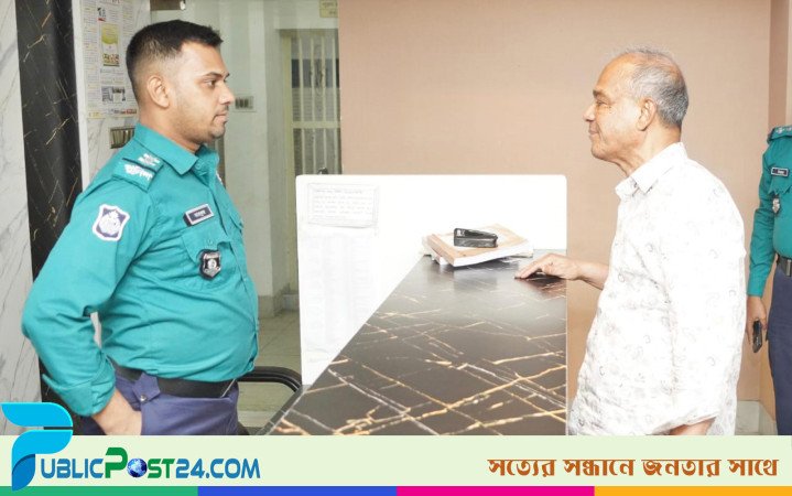 ভোরে রাজধানীর ৪ থানা পরিদর্শন করলেন স্বরাষ্ট্র উপদেষ্টা