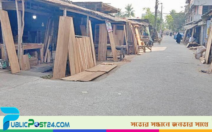 লোকালয়ে আসবাব কারখানা, ভয়াবহ স্বাস্থ্যঝুঁকিতে মানুষ