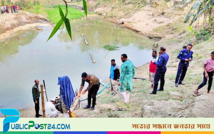 কুড়িগ্রামে অবৈধভাবে বালু উত্তোলনে ২ ড্রেজার মেশিন ধ্বংস ক‌রল প্রশাসন