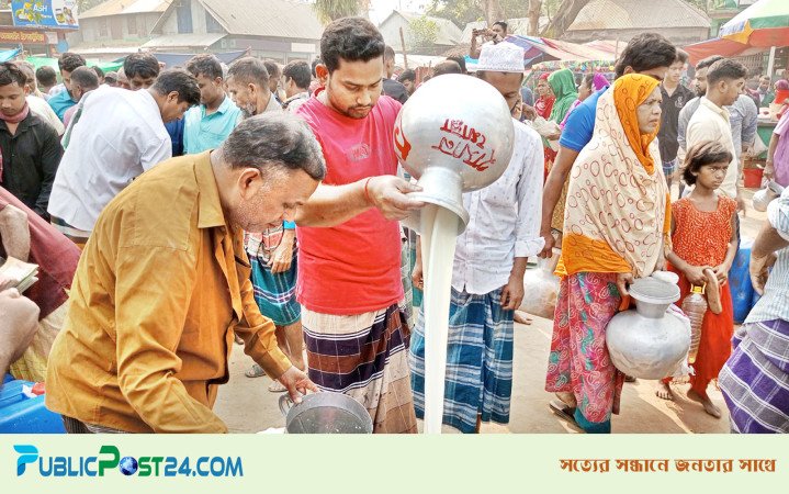 এক ঘণ্টার বাজারে বিক্রি হয় ৩০০ মণ দুধ