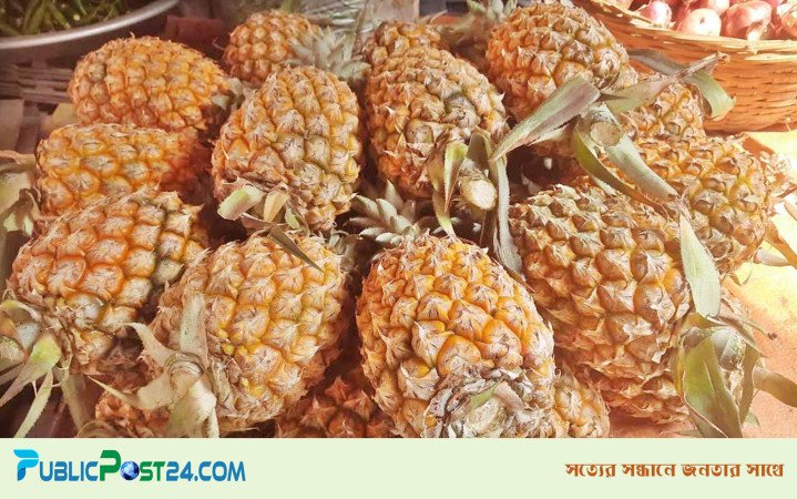 ইফতার ঘিরে জমজমাট রসালো আনারসের বাজার
