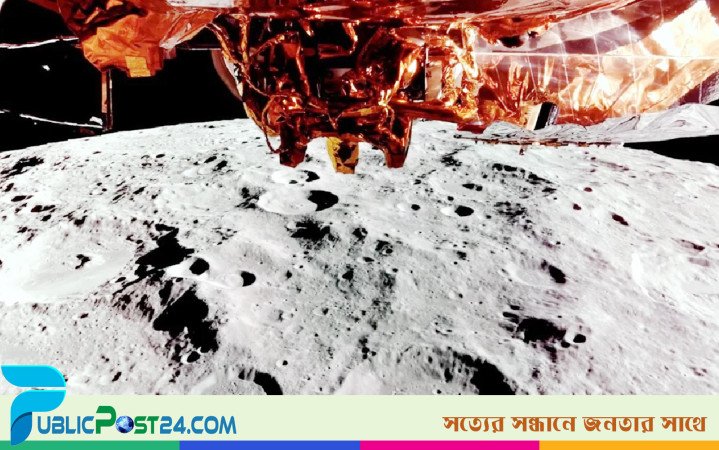 চাঁদে অবতরণ করল মার্কিন মহাকাশযান
