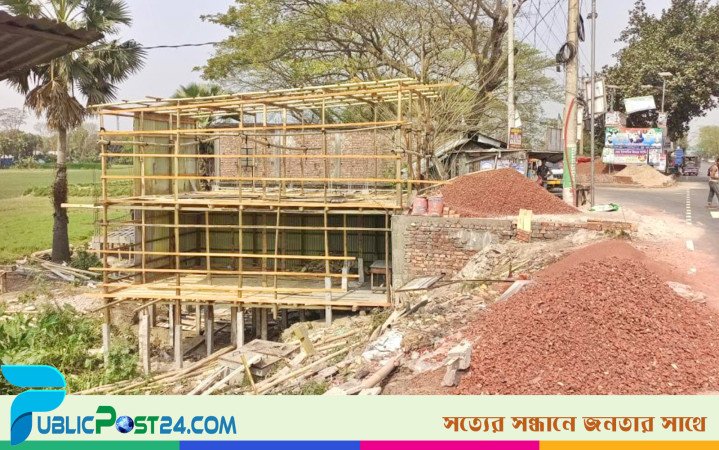 সরকারি জায়গা দখল করে স্থাপনা নির্মাণ স্বেচ্ছাসেবক দল নেতা আটক