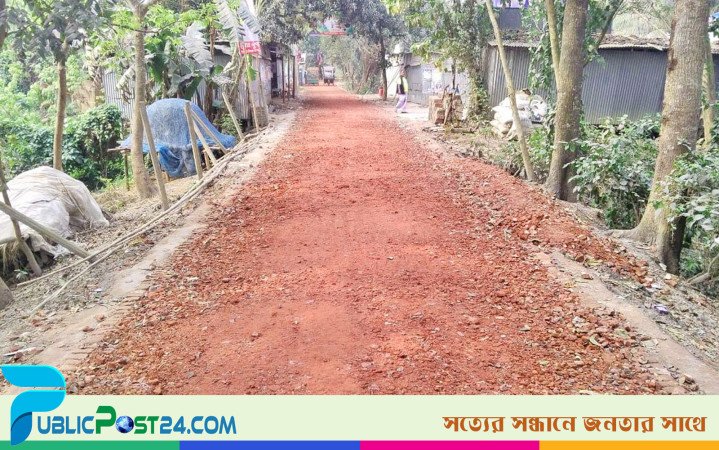 নিম্নমানের ইটের খোয়ায় চলছে সড়ক সংস্কার