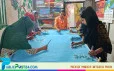 পোশাকে স্বপ্ন এঁকে পরিবারে স্বচ্ছলতা ফেরালেন আঁখি